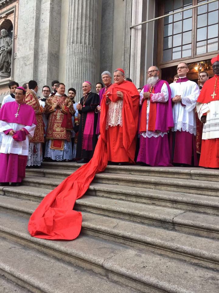 New Liturgical Movement: Sacra Liturgia Milan: Solemn Mass in the ...