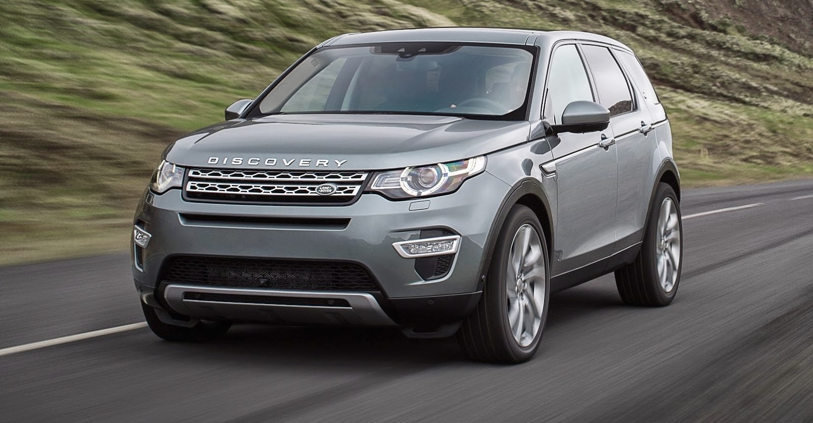 New 2015 Land Rover Discovery Sport Spaceport Images