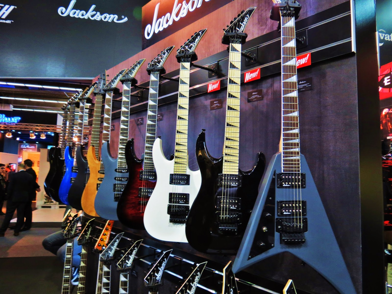 Brutal Gain: Jackson en Frankfurt MusikMesse 2014