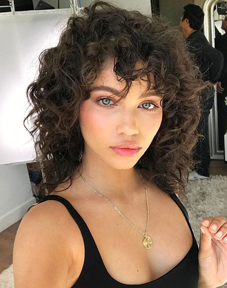 27 Short Curly Hairstyles For Women 2018 2019