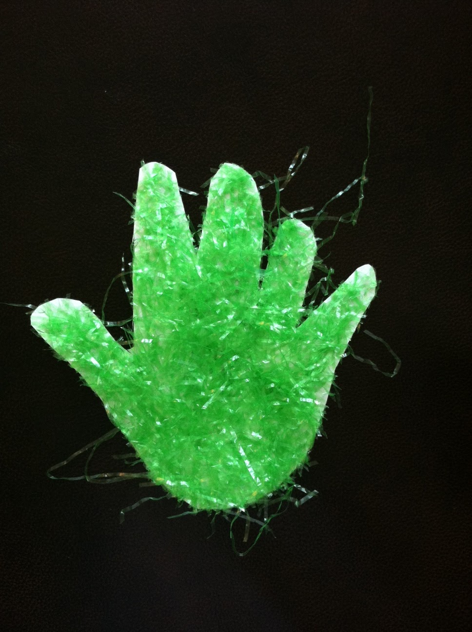 365 Hands Hand 331 Green Plastic Easter Basket Grass Hand
