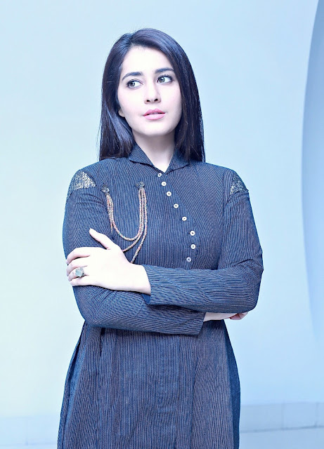 Raashi Khanna Looks Gorgeous In Her Latest Photo shoot