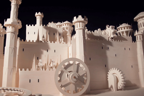 坂井直樹の デザインの深読み モレスキンは ゲーム オブ スローンズ のノートブックをリリース ドラマのオープニング シーンを全て紙のジオラマで再現したムービーがすごい たかがノートされどノート