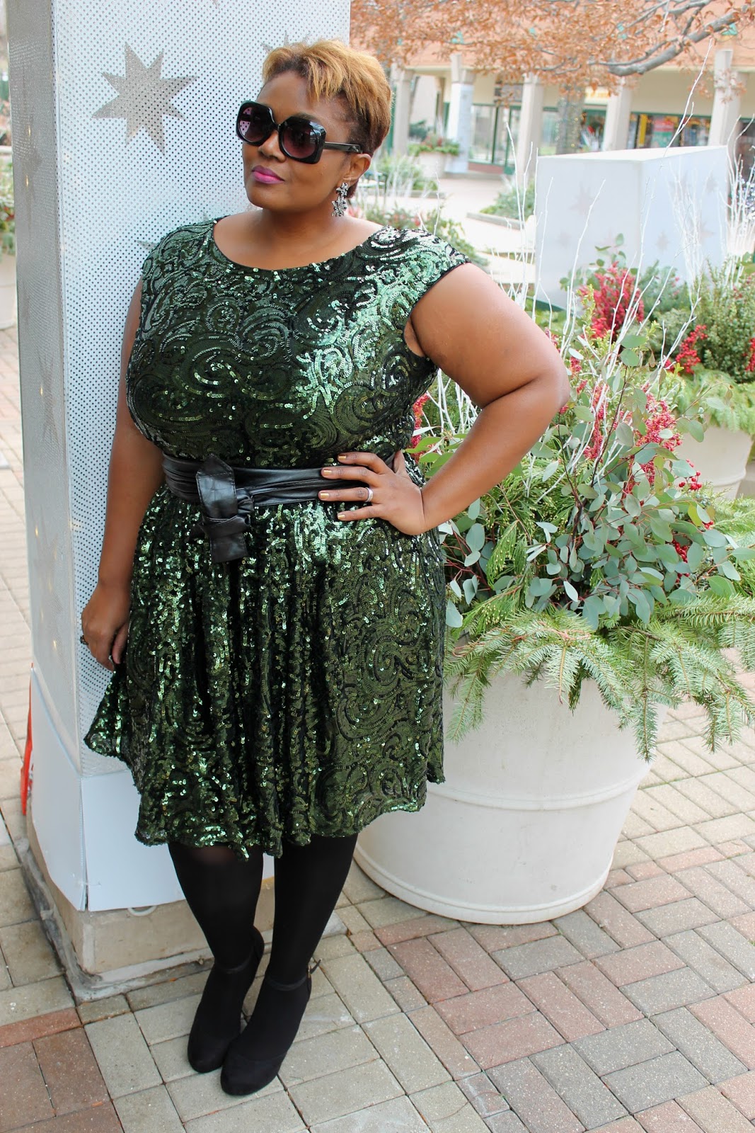 What I Wore} Sparkling Green Sequins | Curvatude⢠- Plus Size | Dress Wallpaper