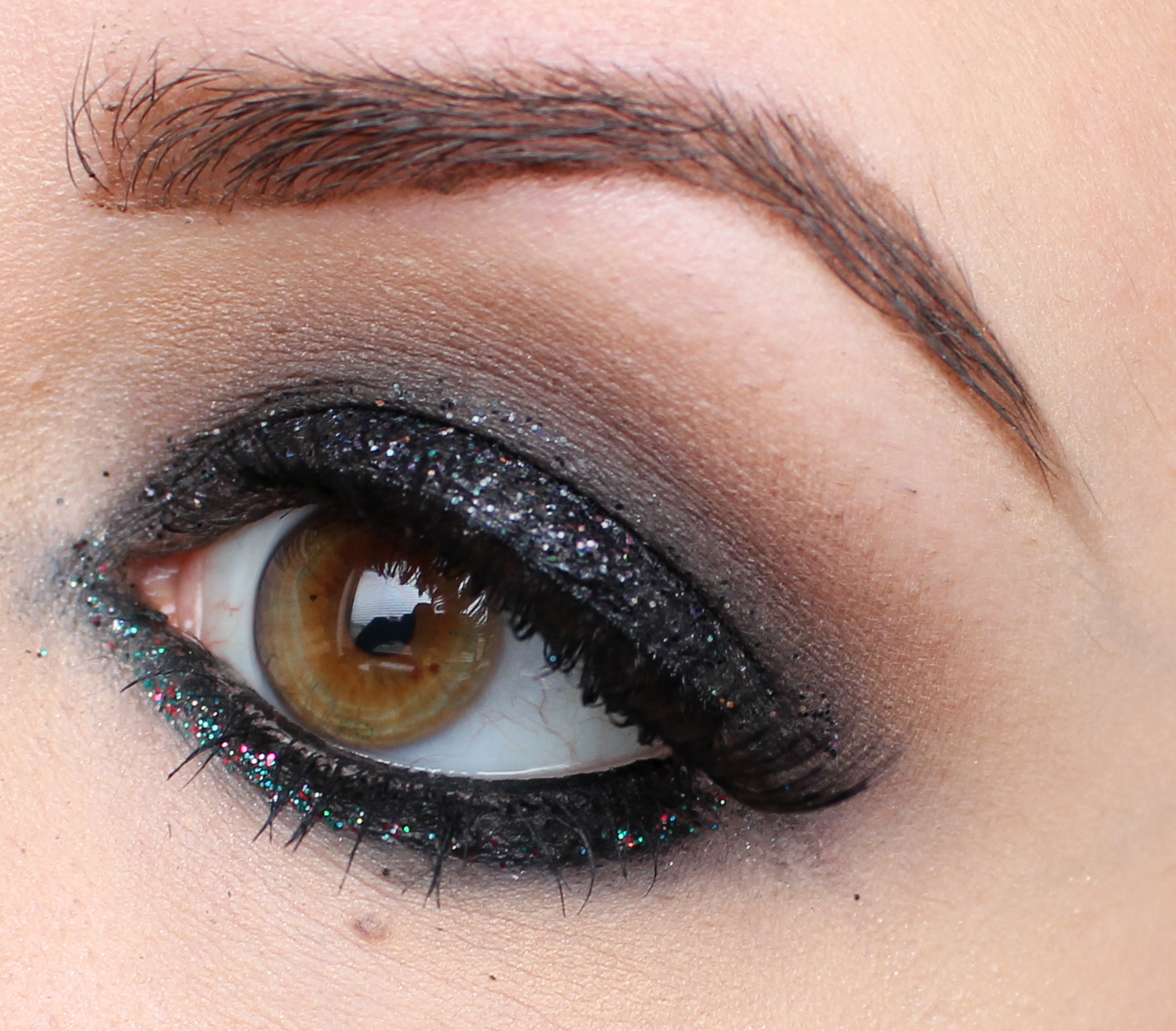 KITTENMOUSTACHE Video Black Glitter Smokey Eye for the Holidays