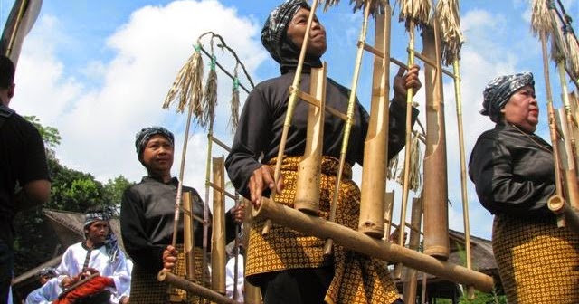Sejarah Angklung dan Jenis Kesenian Angklung TradisiKita Sejarah Angklung dan