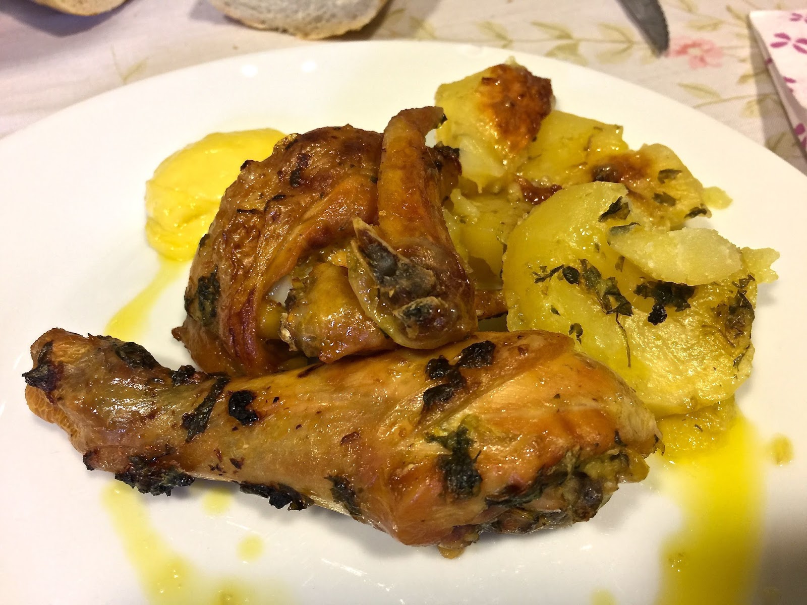 Pollo de corral al ajo y perejil - Bicheando en la cocina