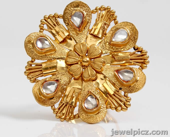 Royal Gold Ring designs with polki and jadau by Pngadgil jewellers ...