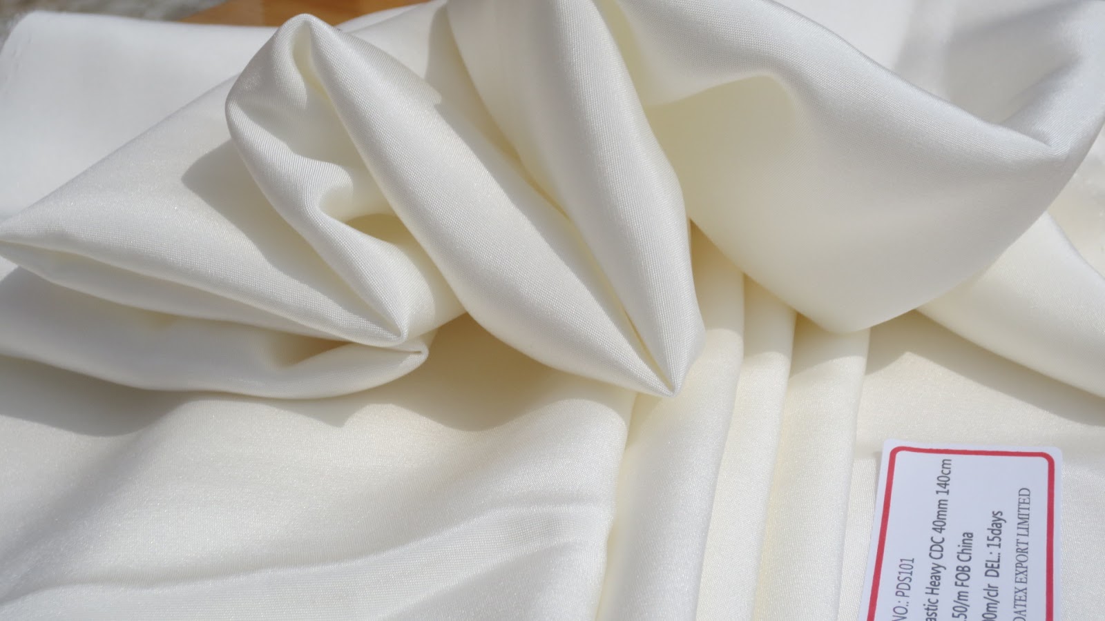 Predatex Silk The differences of Silk Satin Charmeuse Fabric and Silk
