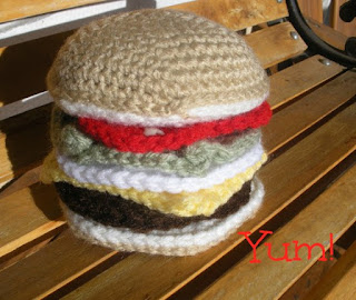 Hamburger/cheeseburger play food in crochet