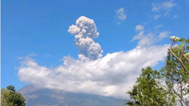 Breaking News!! Selain Gunung Anak Krakatau, 3 Gunung Ini Juga Berstatus Siaga III