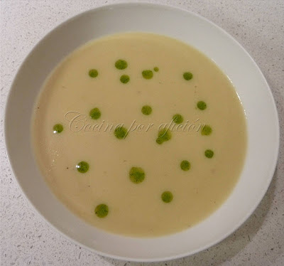 crema vichyssoise con lágrimas de aceite