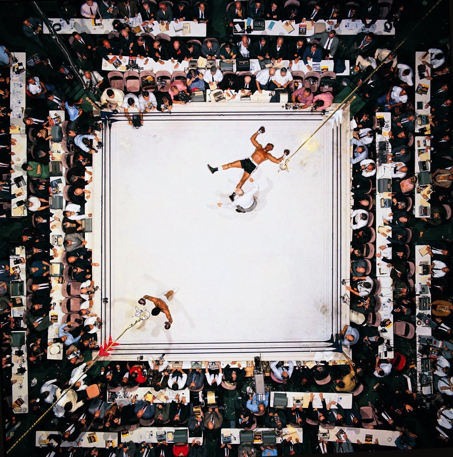 Muhammad Ali knocks out Cleveland Williams, 1966