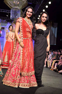 Sonakshi Sinha & Saif walk the ramp at Aamby Valley India Bridal Fashion Week