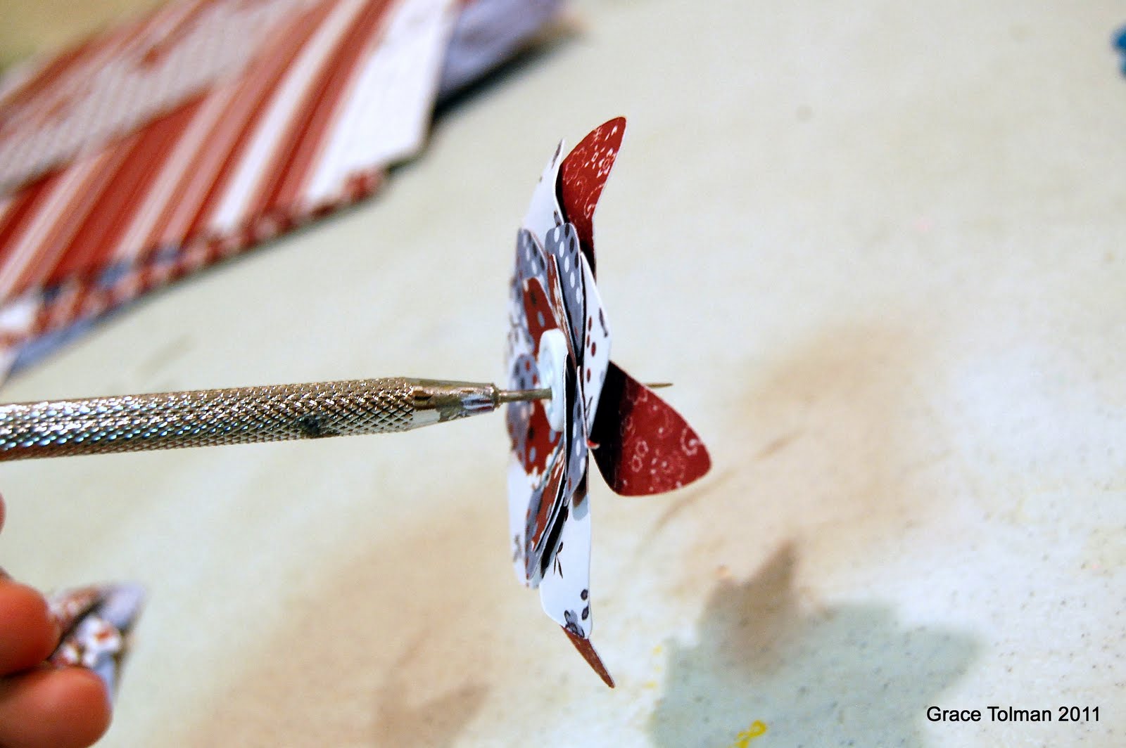 the daisy diaries: Paper flowers + how to