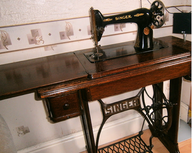 1933tabletop singer sewing machine