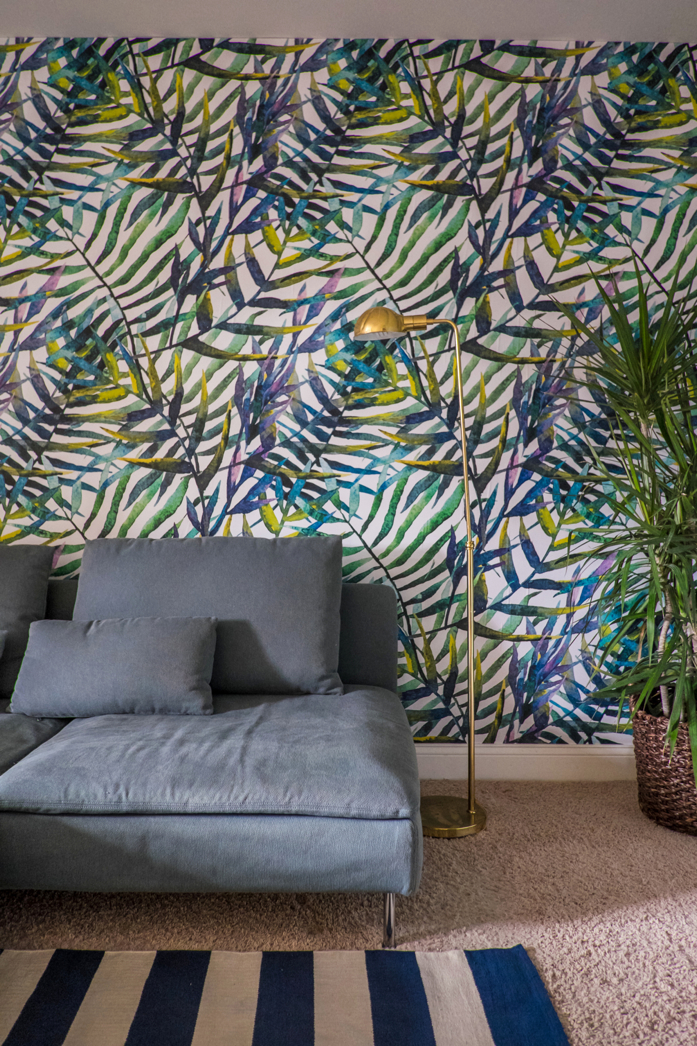 Space after Pixerstick wallpaper is installed- design addict mom