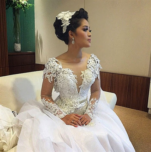 Contoh Baju Pengantin Pernikahan Artis yang Elegan dan Contoh Baju Pengantin Pernikahan Artis yang Elegan dan