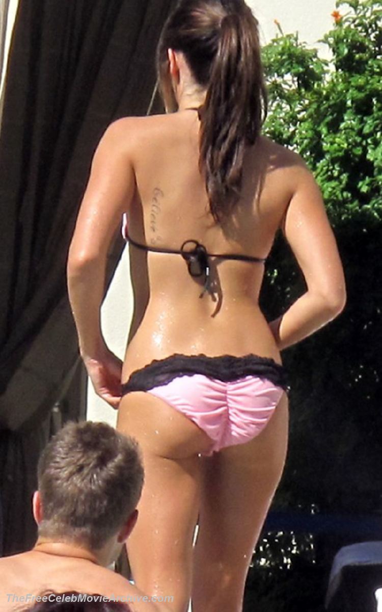 Hot Bikini Babes: Ashley Tisdale.