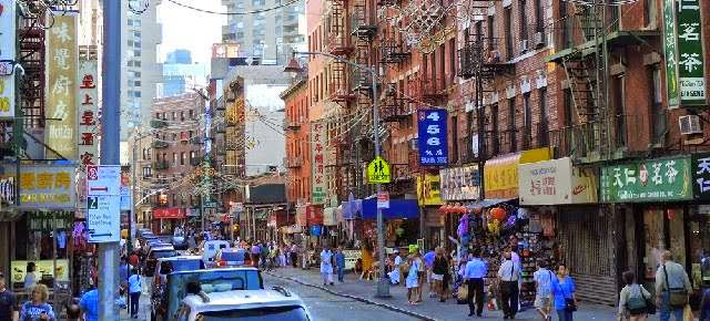 Exploring Chinatown by Pedicabs Chinatown, Soho, East village Pedicab Bici-taxi