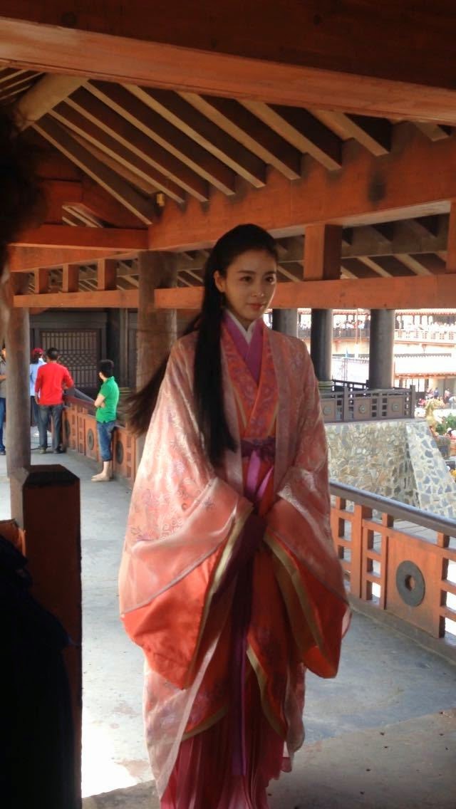 진정한 리즈갱신..김태희 어제자 직찍미인도