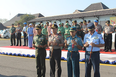 DANDIM 0725/SRAGEN HADIRI MELEPAS BANTUAN UNTUK KORBAN BENCANA GEMPA LOMBOK  DI BANDARA  ADI SUMARMO