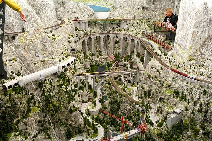 Damn Cool Pictures: The Largest and Most Realistic Model Railway Ever 