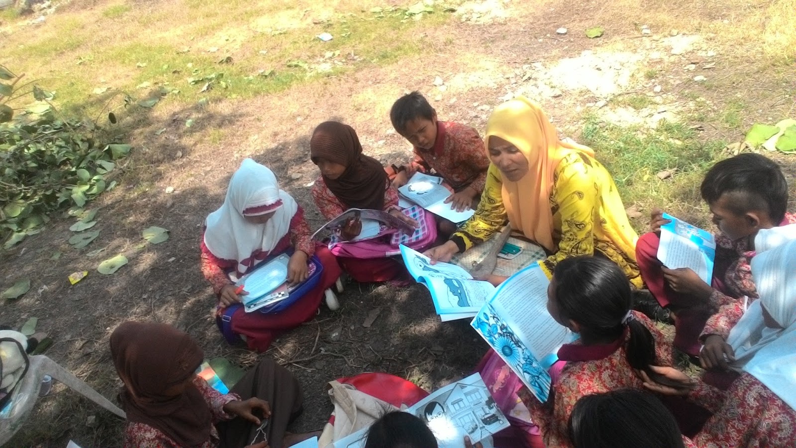 Menjelajahi Dunia: Manfaat Pembelajaran di Luar Kelas Menjelajahi Dunia: Manfaat Pembelajaran di Luar Kelas