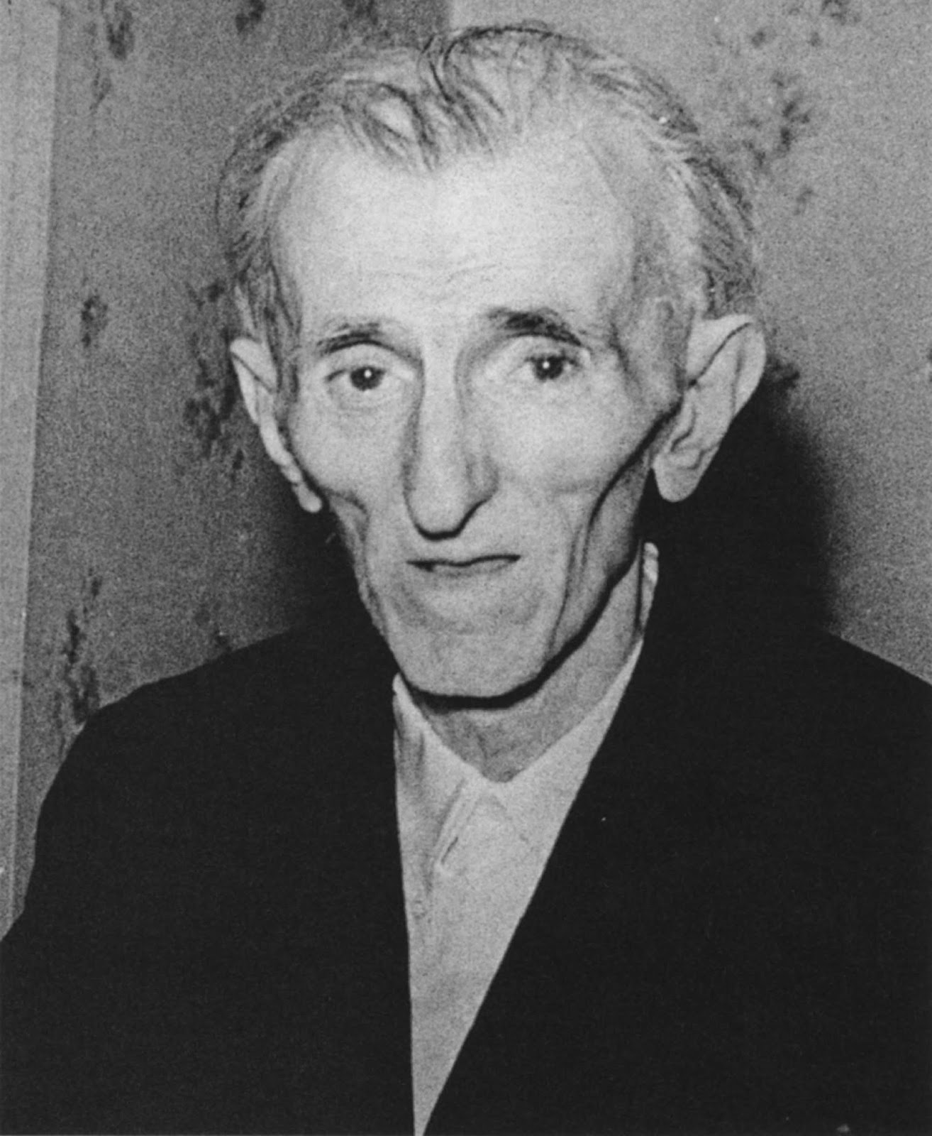 Última fotografia de Nikola Tesla, 1943