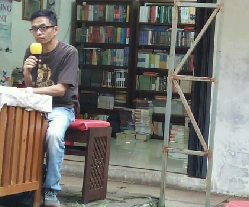Biografi Damhuri Muhammad Seorang Penulis Cerpen Istikomah