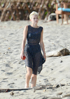 Miley Cyrus News: Miley Cyrus On Beach In Costa Rica