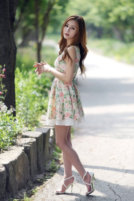 Hot Korean Models Girls And Celebs Park Soo Kyung In Sexy Floral Dress