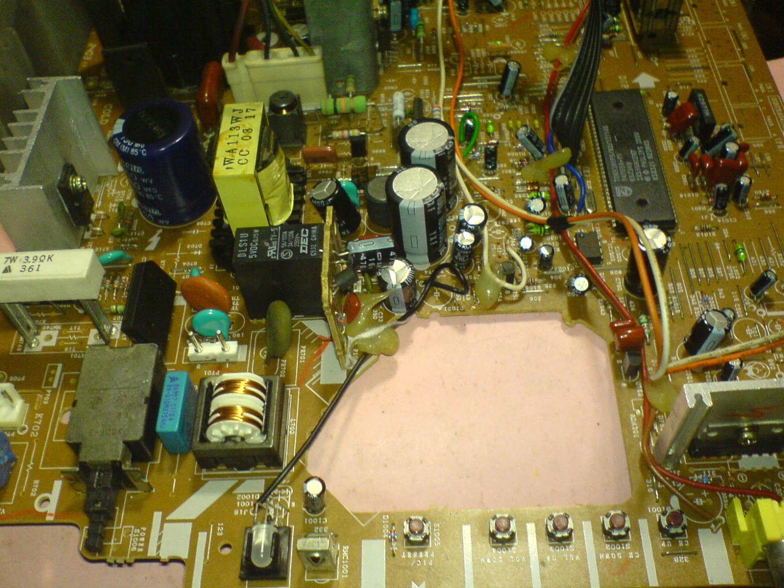 TV Sharp Q vision Protek ~ Ndory servis