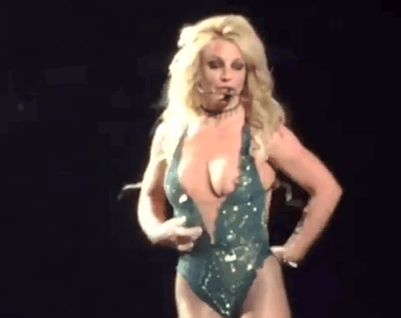 Britney Spears Boob Showing 28