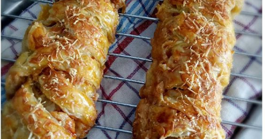 Resep Cara Membuat Strudel Pisang Keju Simpel Enak Dan