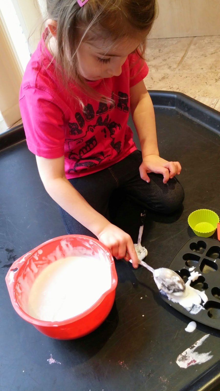 putting slime in moulds