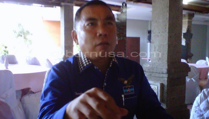 Pengusaha Adukan Beratnya Tender Billboard Bandara ke Gubernur