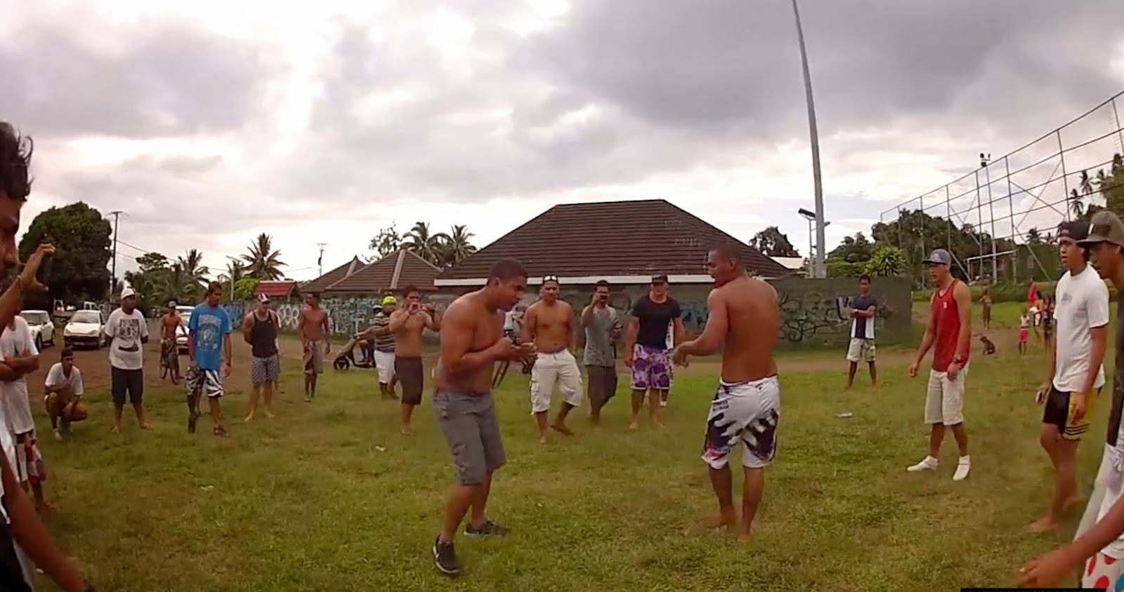 La boxe à Tahiti : avec ou sans les gants ?: La boxe de rue