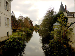 Looking onto the river Indre at Loches