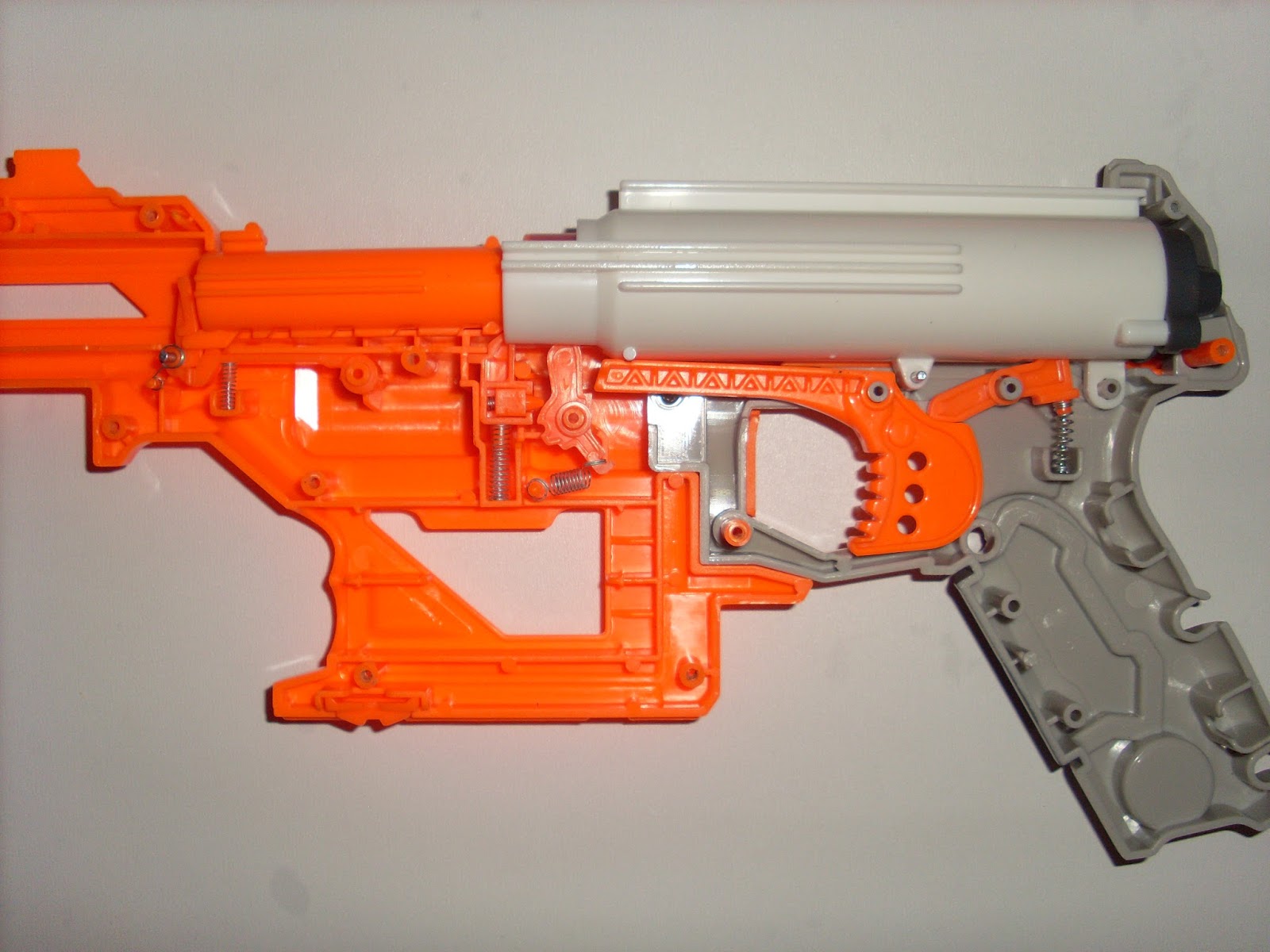 Blaster Think Tank: [Disassembly] Nerf - Accustrike Falconfire