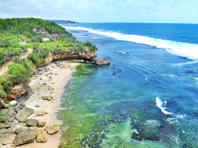 Menguak Keindahan Terpendam dari Objek Wisata Pantai Sepanjang Gunung Kidul