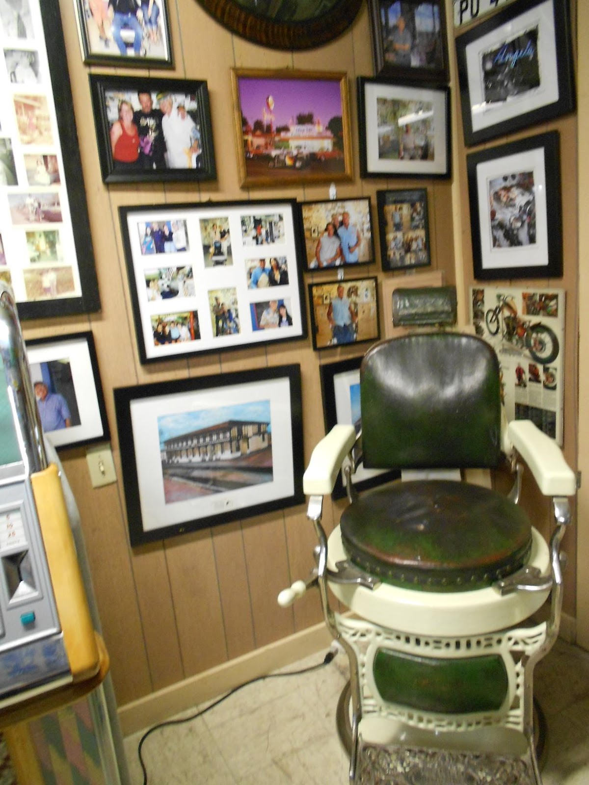 Stay here Feel far Seligman (Arizona) and Angel´s