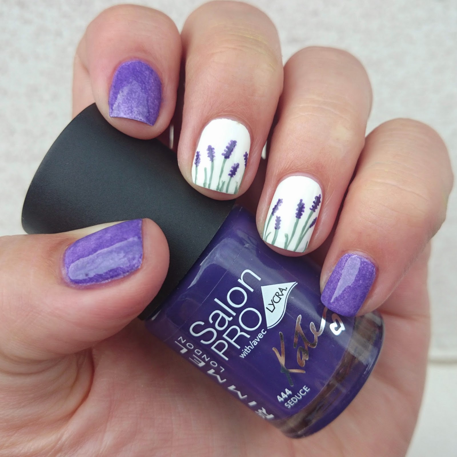 Dahlia Nails: Lovely Lavender