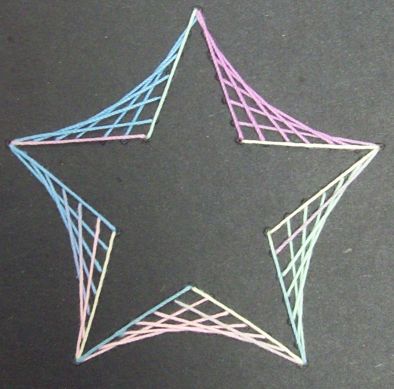 изонить звезда. изонить звезда. изонить. техника нитяная графика. изонить день победы.