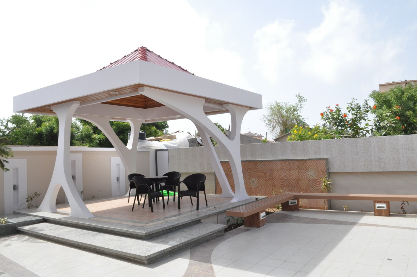 Gazebo dengan model minimalis