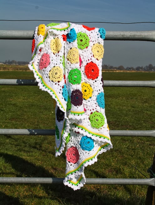 Flower in square crochet blanket