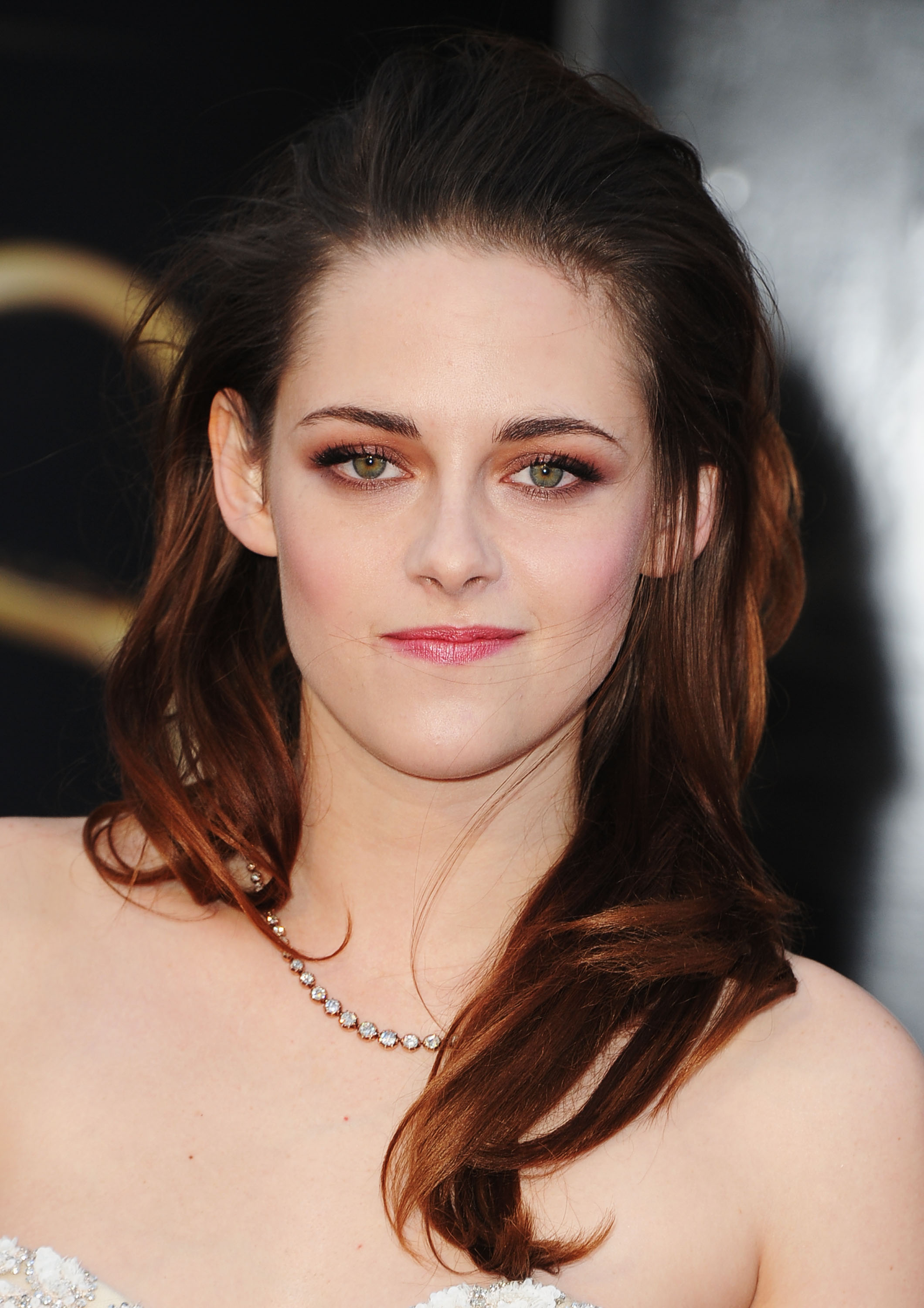 High Quality pictures of the charming actress Kristen Stewart. 