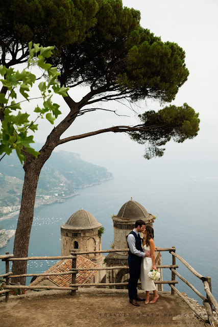 Bride and groom at Villa Rufolo