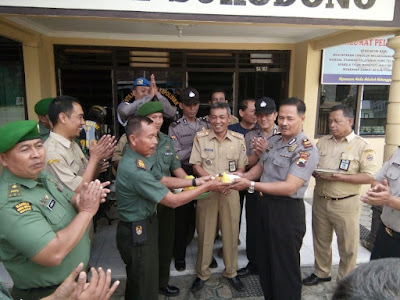 KUNJUNGI POLSEK SUKODONO, DANRAMIL BERI KEJUTAN DAN UCAPKAN SELAMAT HUT BHAYANGKARA KE – 72