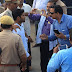 यूपी के सीतापुर में रोड शो के दौरान राहुल गांधी पर फेंका गया जूता